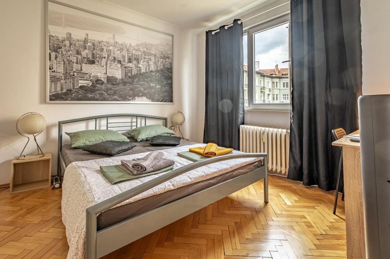 Vivid By Ndk And Vitosha Blvd With Free Secured Parking And Ac Apartament Sofia