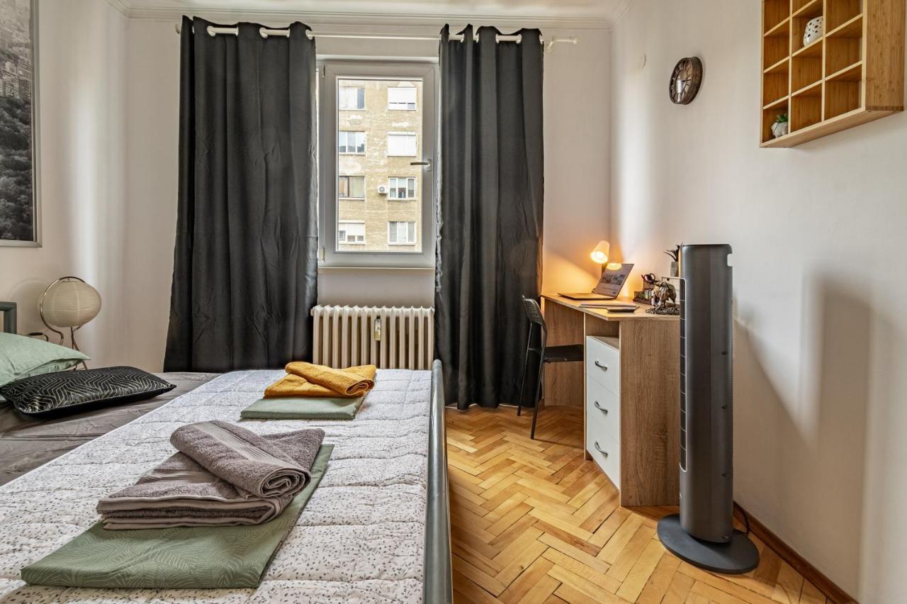 Vivid By Ndk And Vitosha Blvd With Free Secured Parking And Ac Apartament Sofia